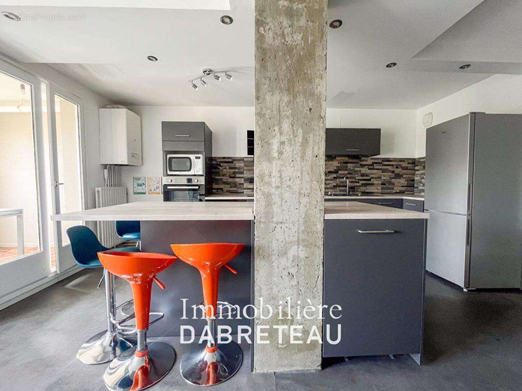 Ideal jeune couple avec enfant- LYON 8 - photo 4