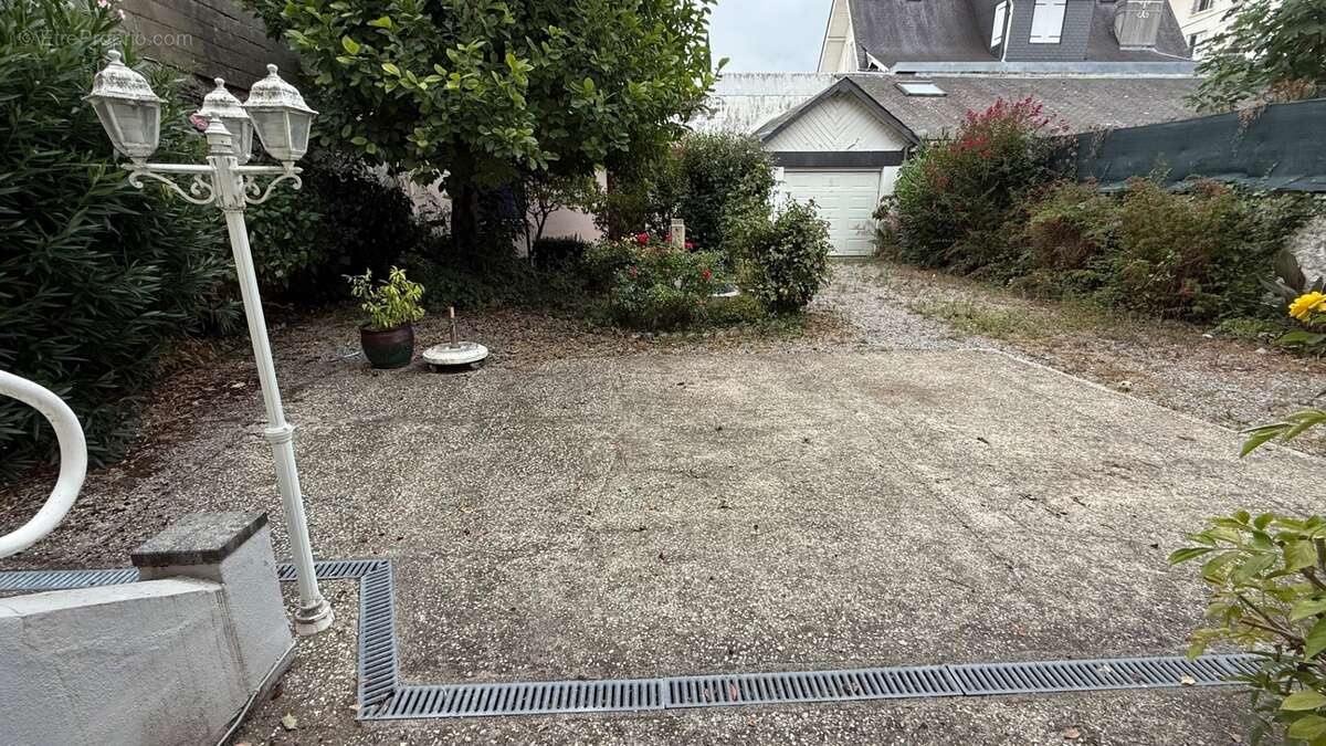 Maison de ville à vendre 7 pièces BAGNERES DE BIGORRE (65) - photo 2