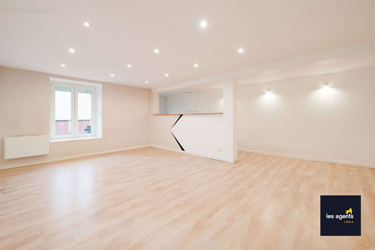 Maison  5 pièce(s) 160 m2 + cour - photo 5