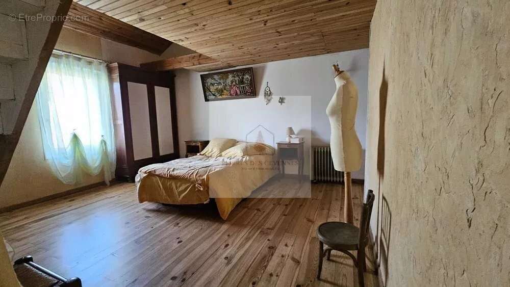 Maison à SAINT-ANDRE-DE-LANCIZE