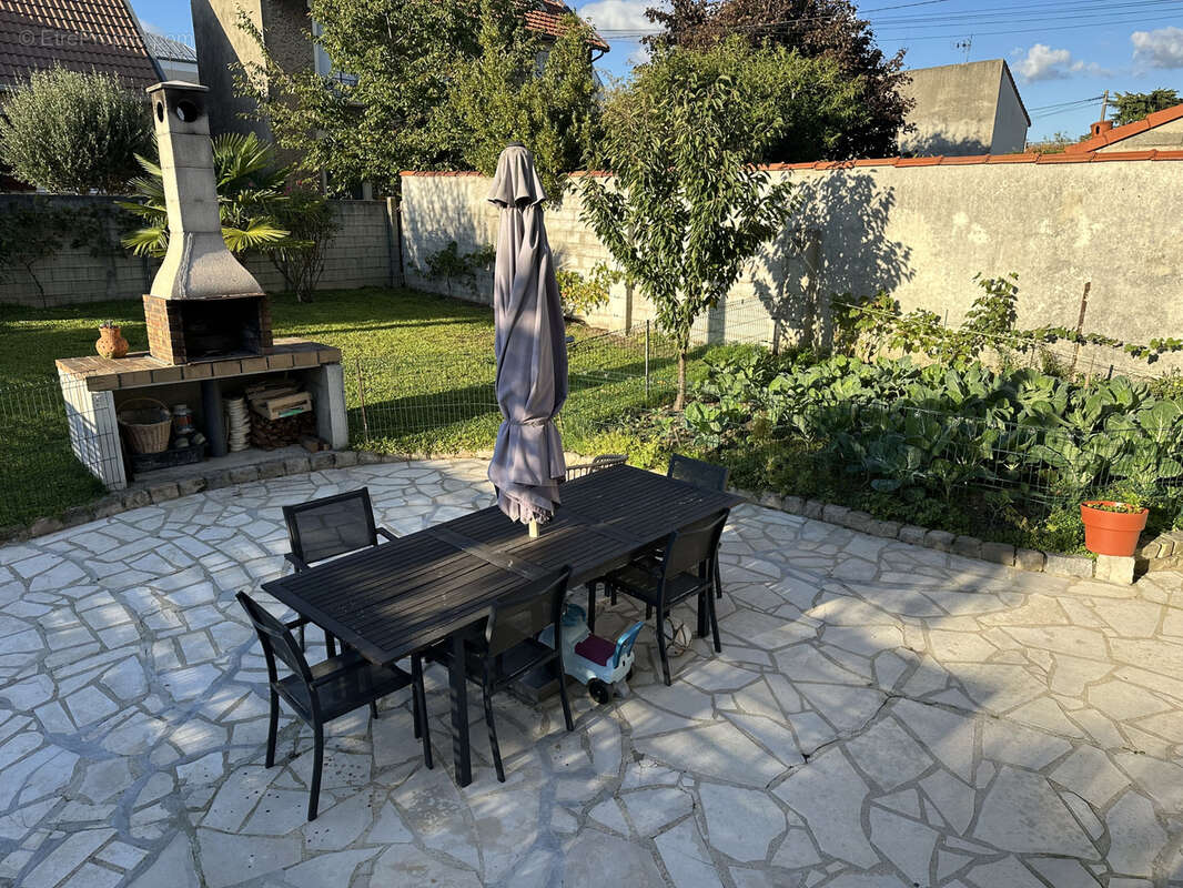 Maison à BROU-SUR-CHANTEREINE