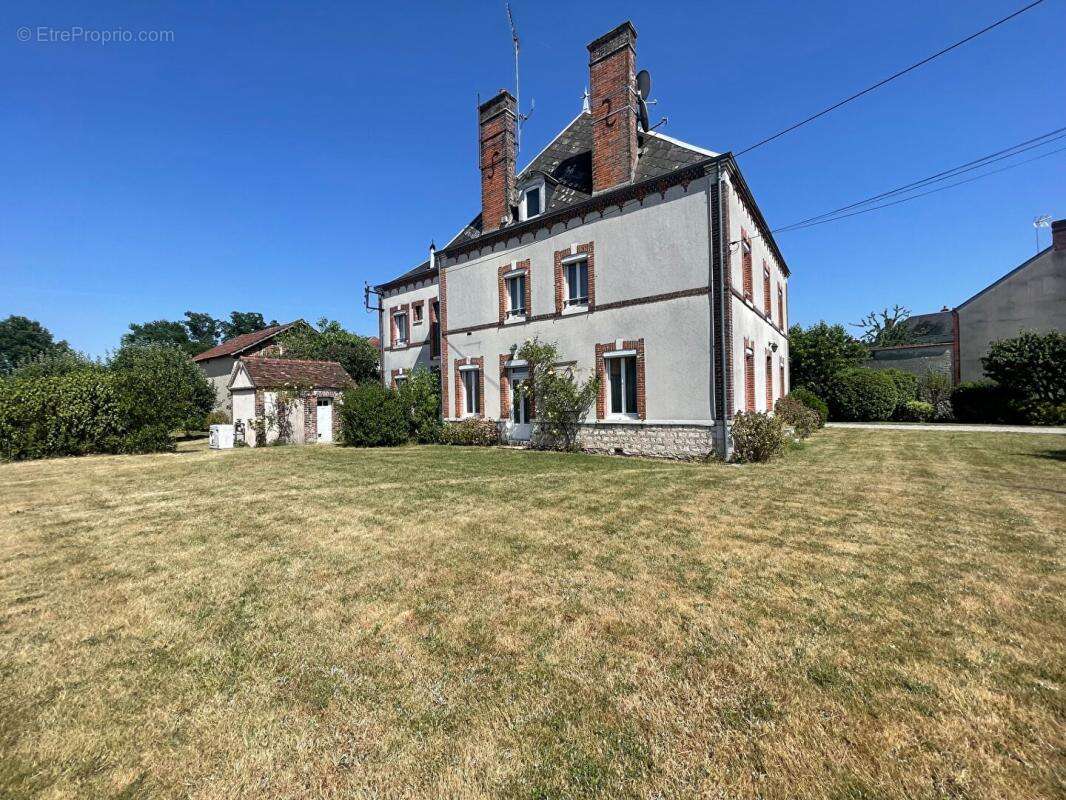 Propriétés Varennes Changy - photo 14