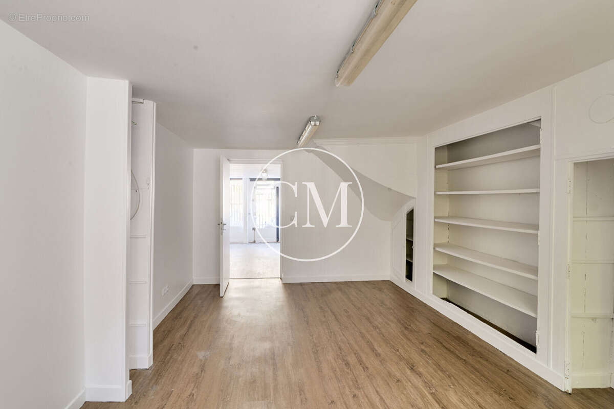 Commerce à VERSAILLES