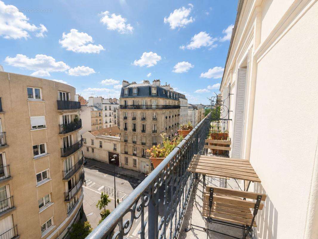Appartement à PARIS-18E