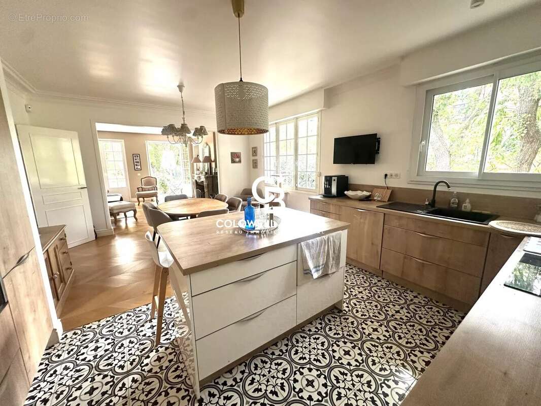 Maison bourgeoise  250 M2 quartier Charmettes - photo 13