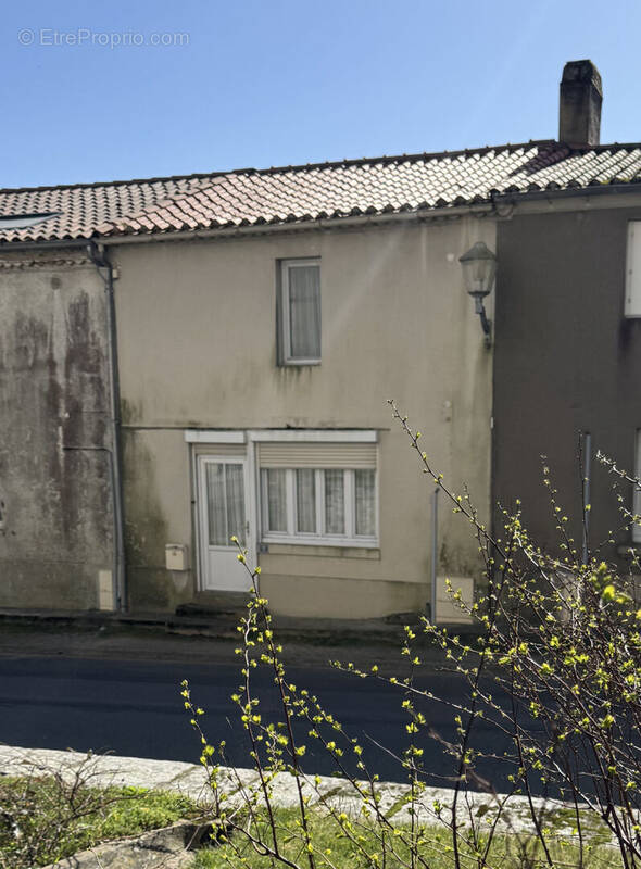 Maison à LA CHAPELLE-PALLUAU