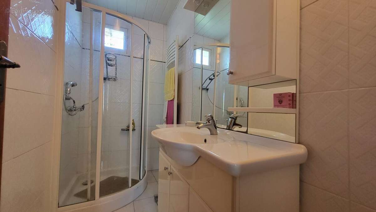 Maison 84 m² à Les Clayes-Sous-Bois  - photo 4