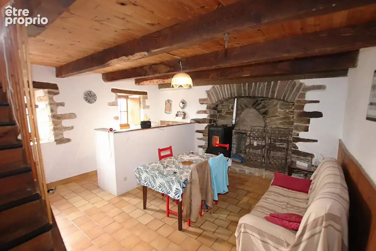 Ensemble immobilier avec gîte et potentiel second gîte - Maison T7 de 211 m² sur terrain arboré - photo 14