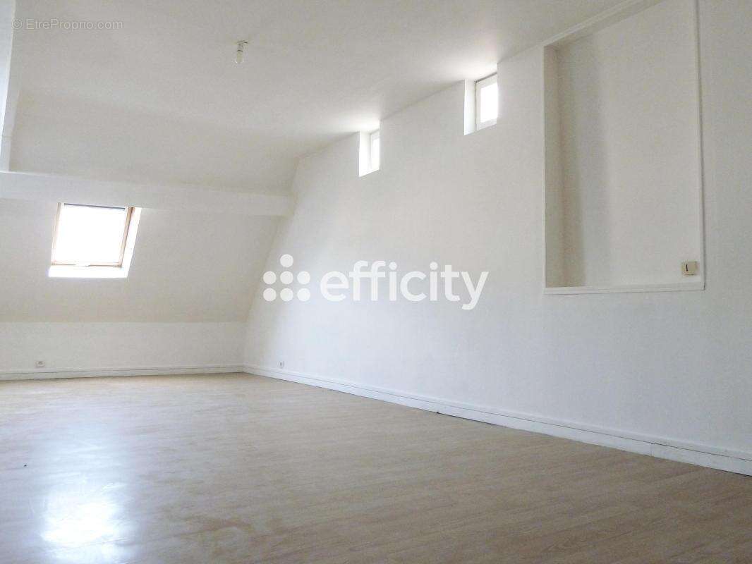 Appartement à SAINT-ARNOULT-EN-YVELINES