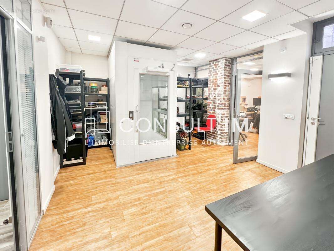 Commerce à PARIS-18E