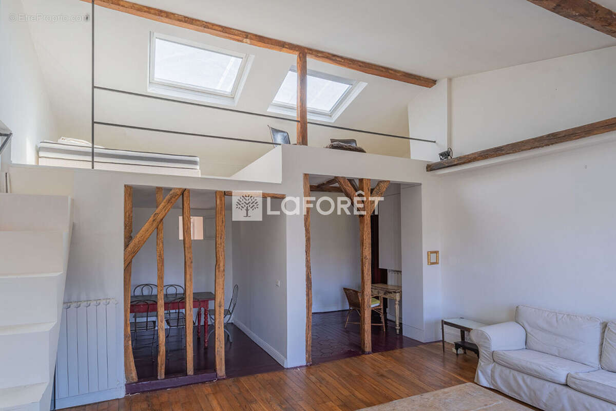 Appartement à PARIS-17E