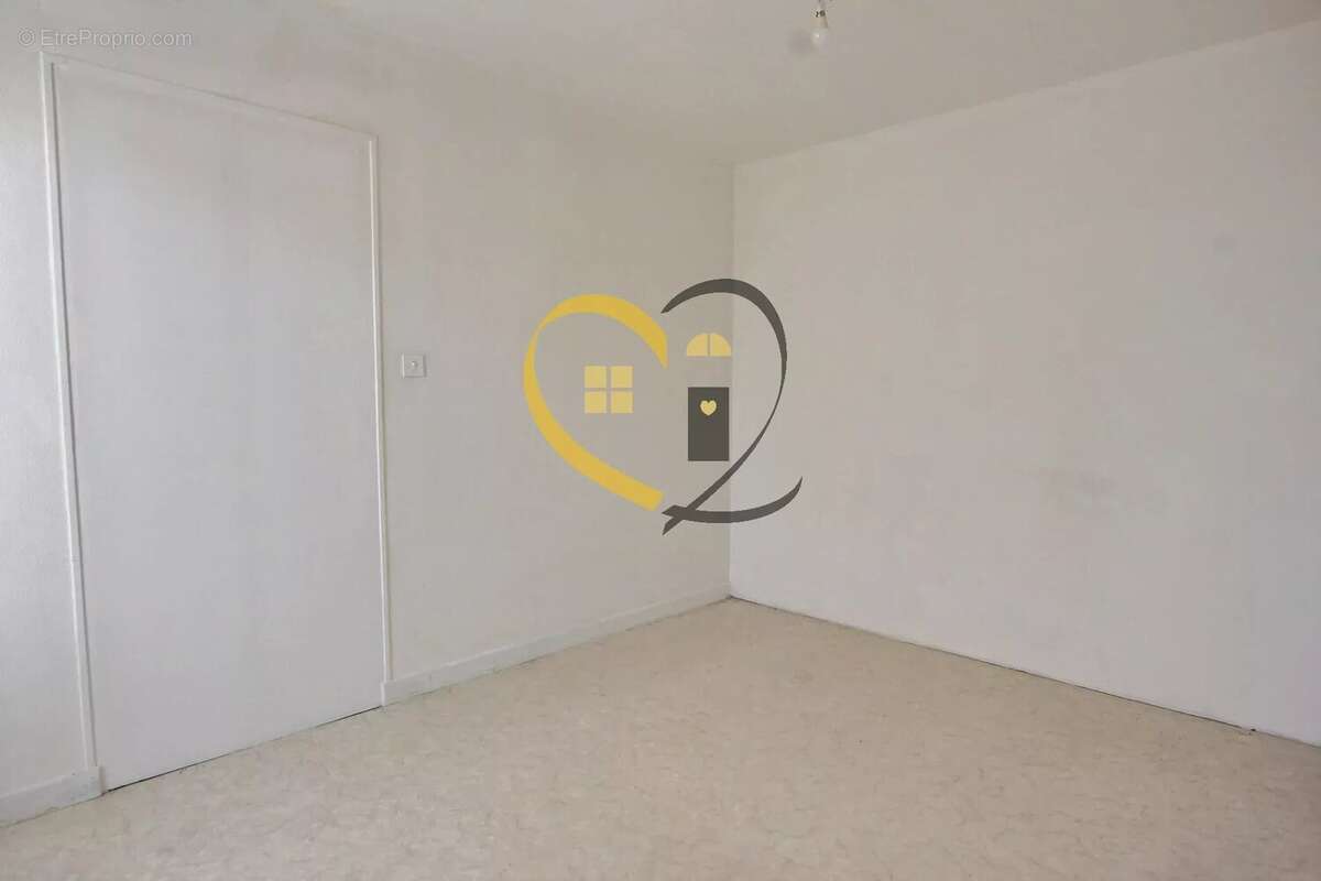 Maison à SAINT-MARTIN-D&#039;AUXIGNY