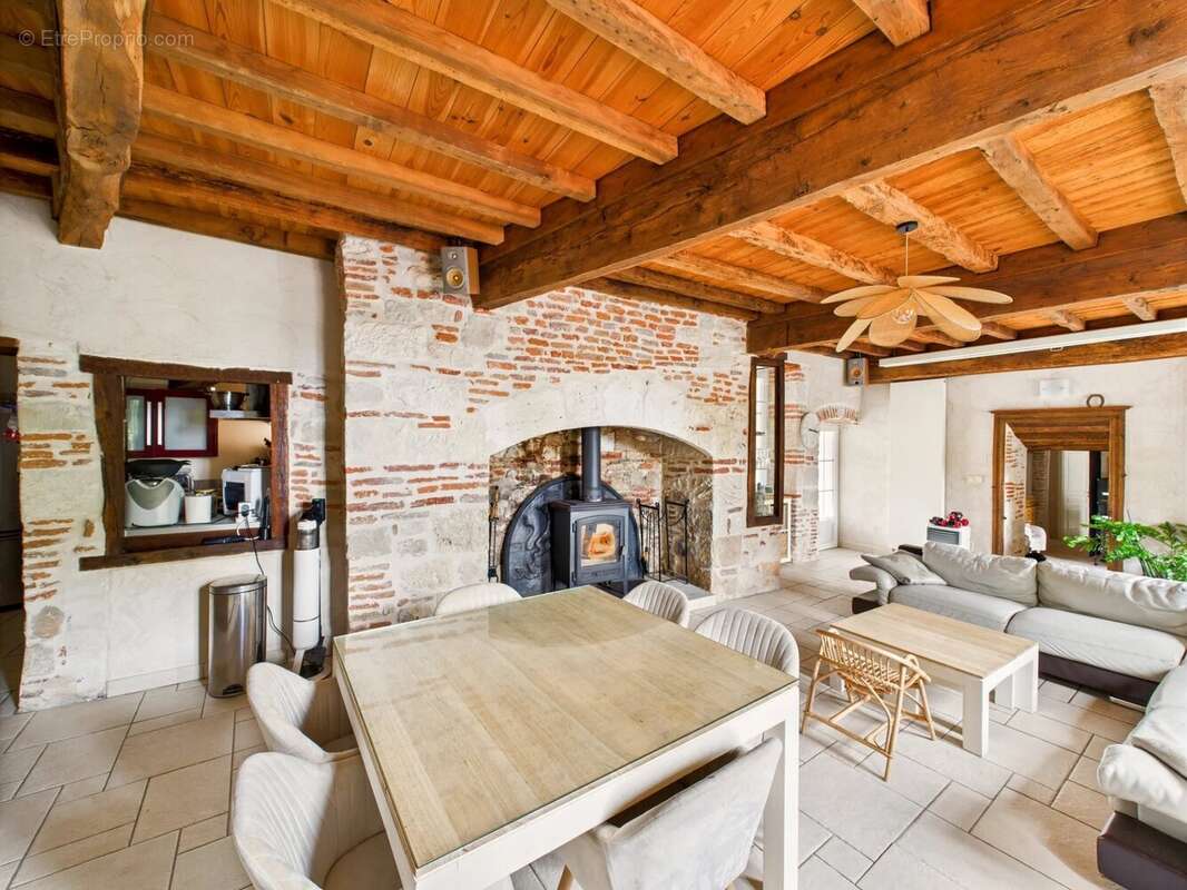 Ensemble immobilier de caractère à Penne-d’Agenais – Potentiel exceptionnel  - photo 14