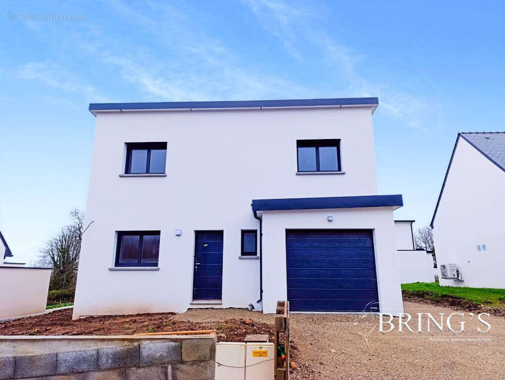 Maison 109 m² à Ploneour-Lanvern  - photo 9