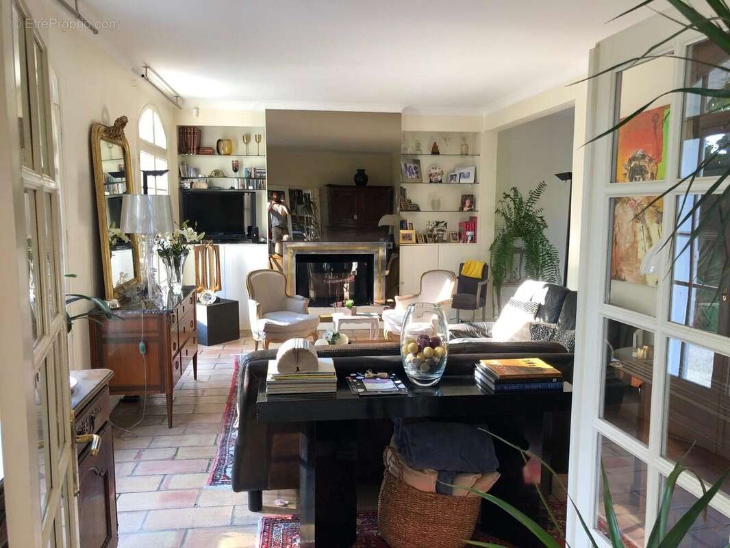 Maison 198 m² à La Creche  - photo 4