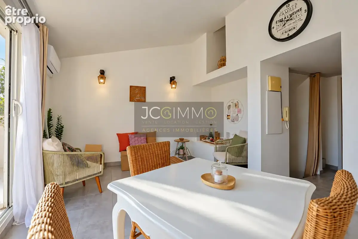 Appartement T2 de 32,78m2 loi carrez entièrement rénové avec terrasse tropézienne ! - photo 5