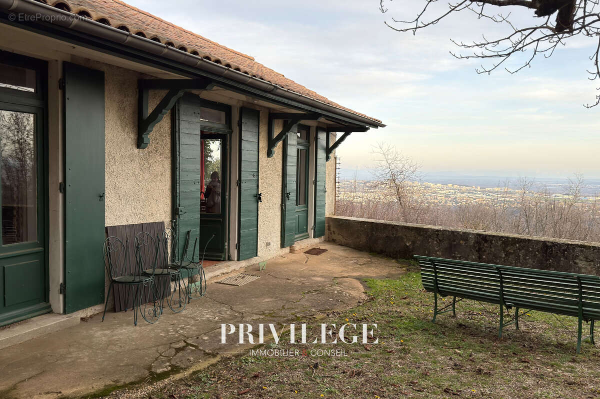 Maison à SAINT-CYR-AU-MONT-D'OR