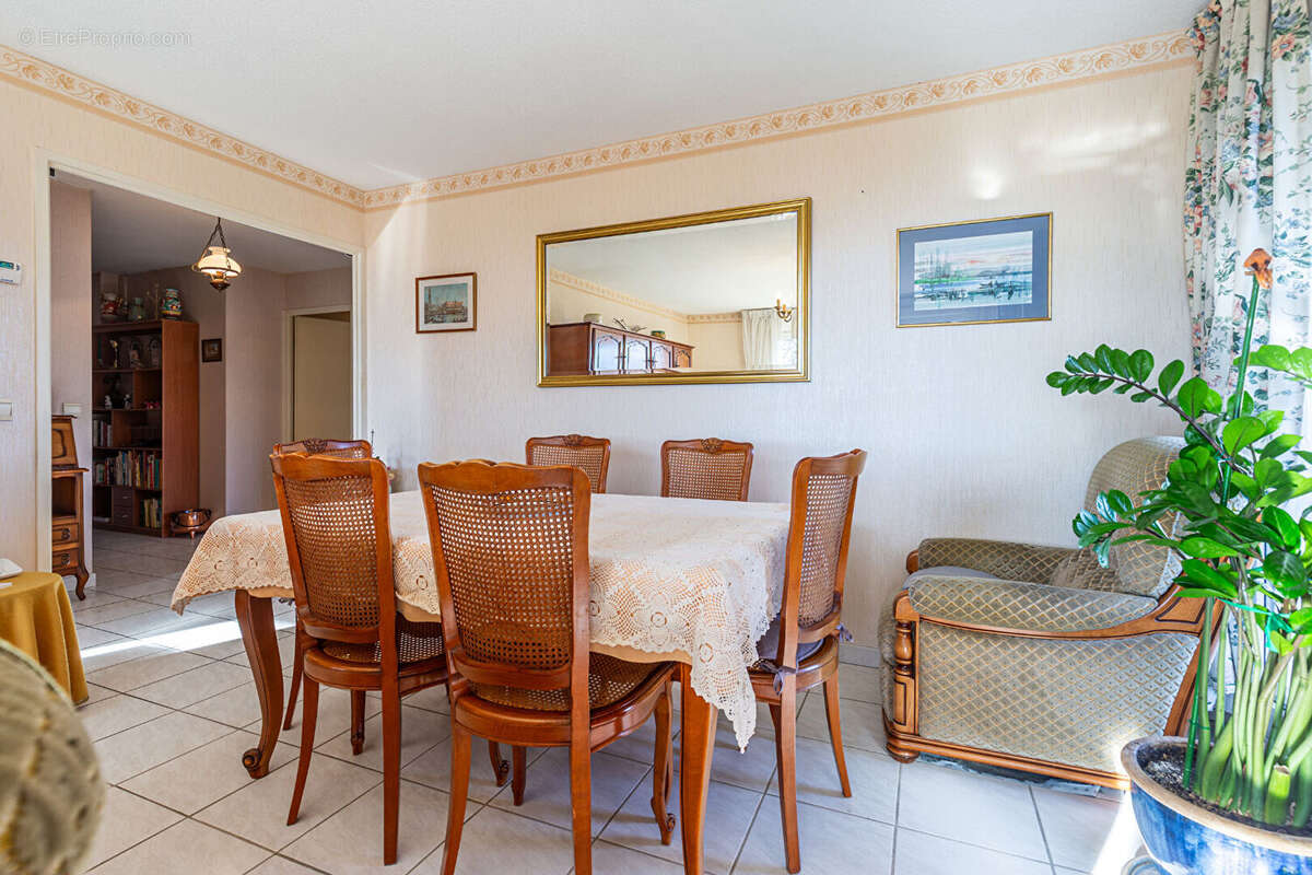 Laforet immobilier - exclusivite - "strelitzia" -  poisy - appartement t4 de 82,32m2 - balcons - dpe c - vue degagee - garage en - photo 8