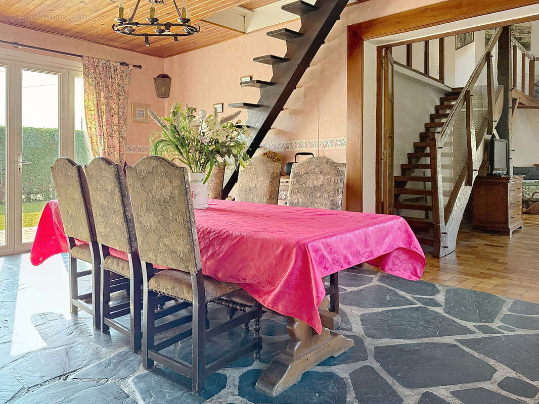 Maison à JULLOUVILLE