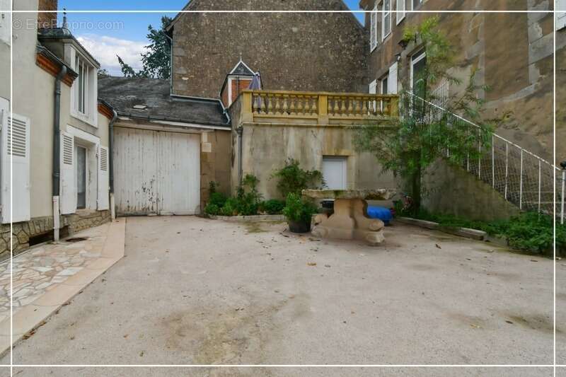 Maison à CHATEAUMEILLANT