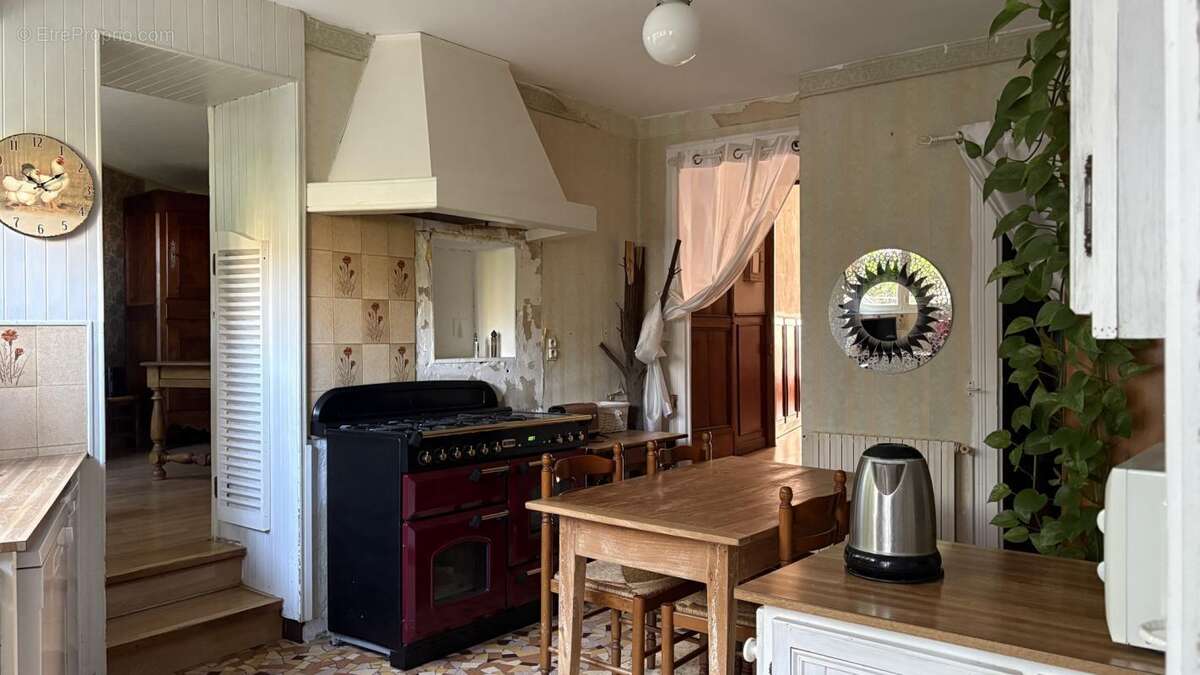Maison à CHEF-BOUTONNE