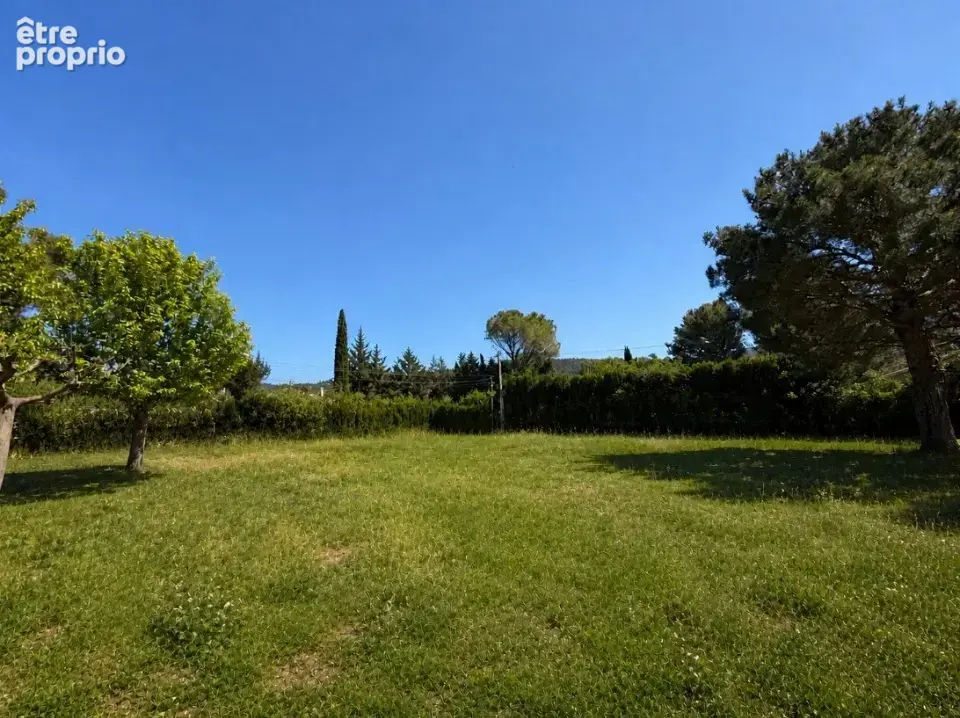 Terrain à TRETS