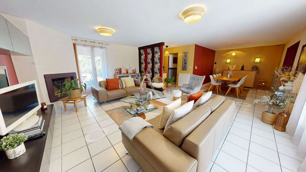 SAINT-LYS Maison T7 - 178m² parcelle de 1600m² - photo 2