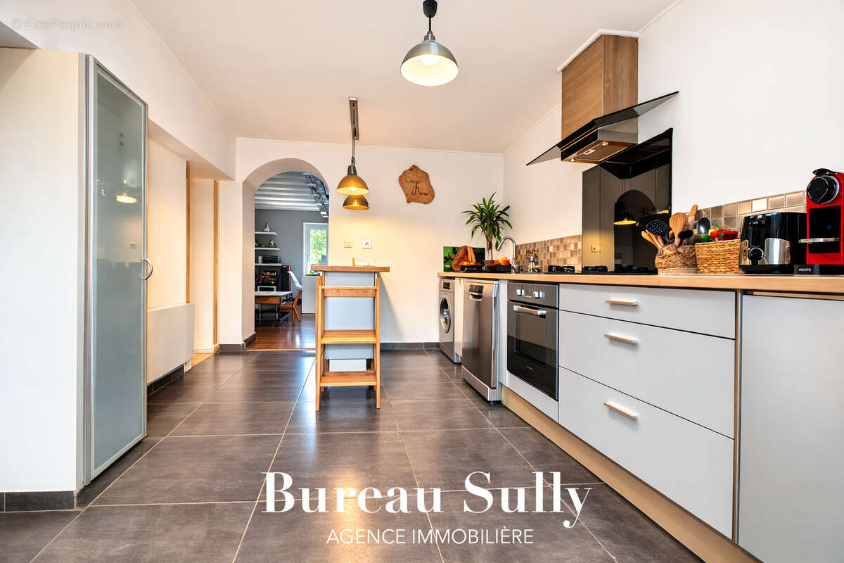 Appartement à CHARBONNIERES-LES-BAINS