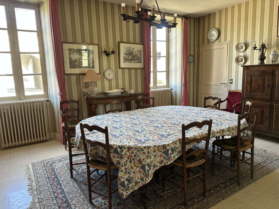 Maison à SAINT-ROMAIN-DE-BENET