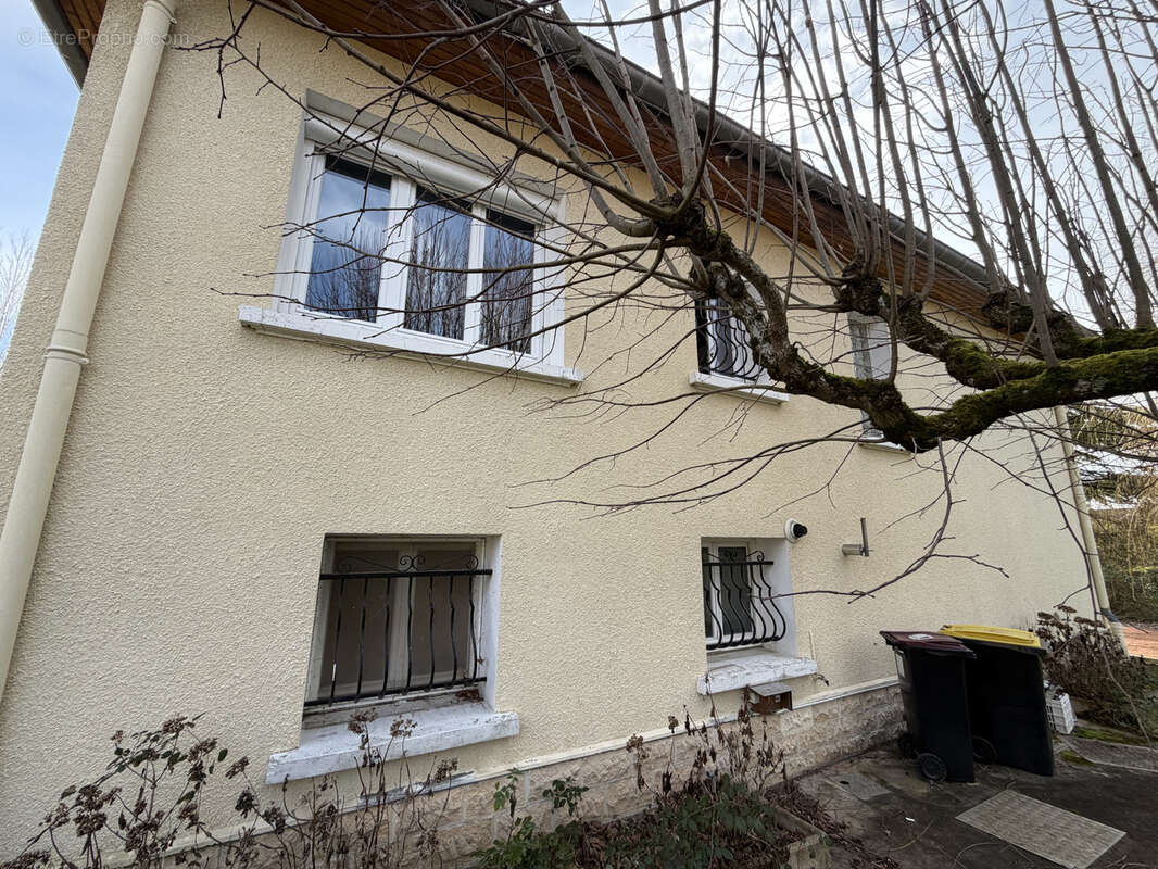 Maison à RIORGES