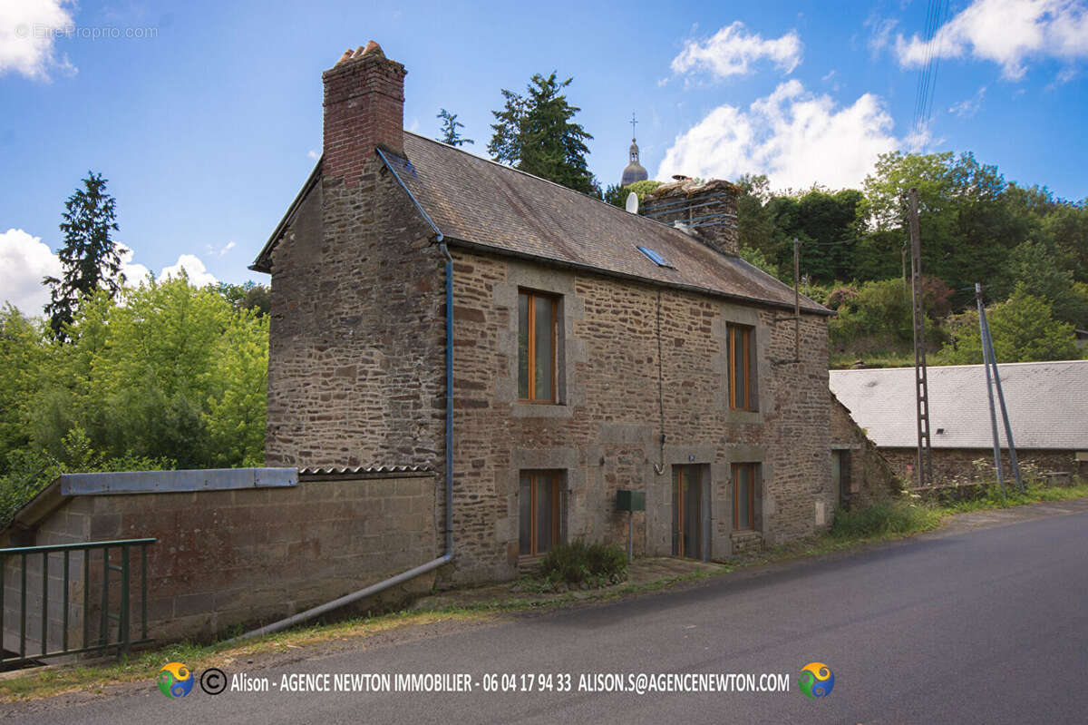 SOUS-OFFRE - NORMANDIE, La Manche, Saint-James. Maison individuelle 2 chambres, à proximité du centre-ville. - photo 3