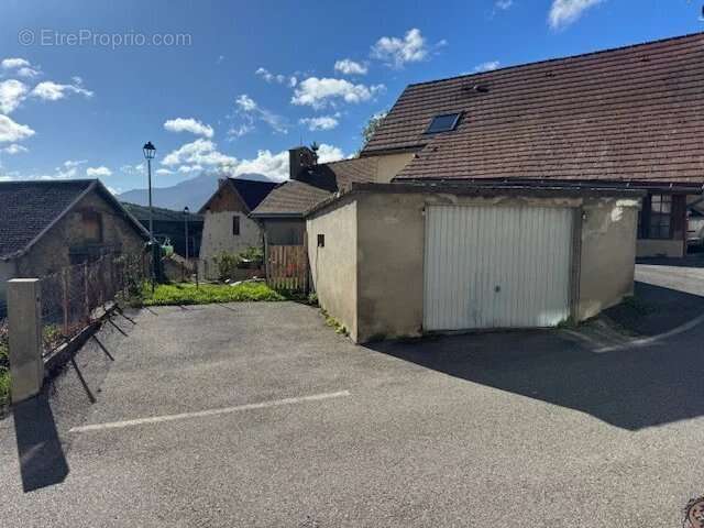 Maison à PRUNIERES