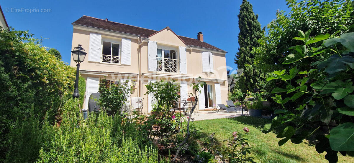 Maison à NEUVILLE-SUR-OISE