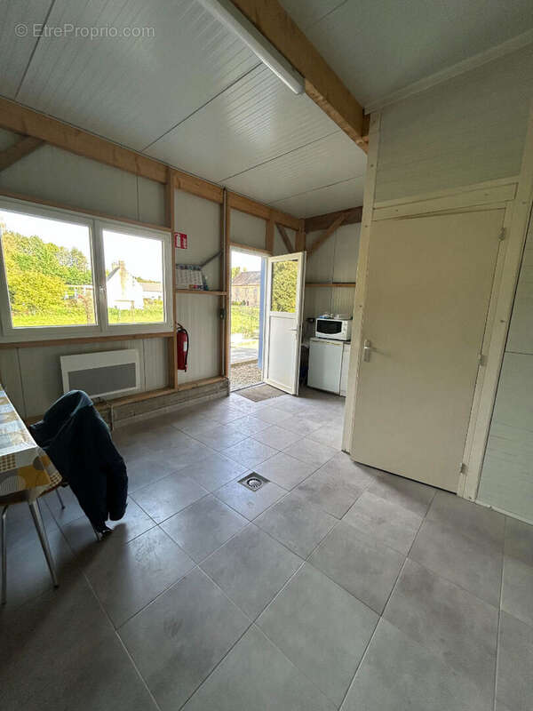 Commerce à SAINT-GERMAIN-EN-COGLES