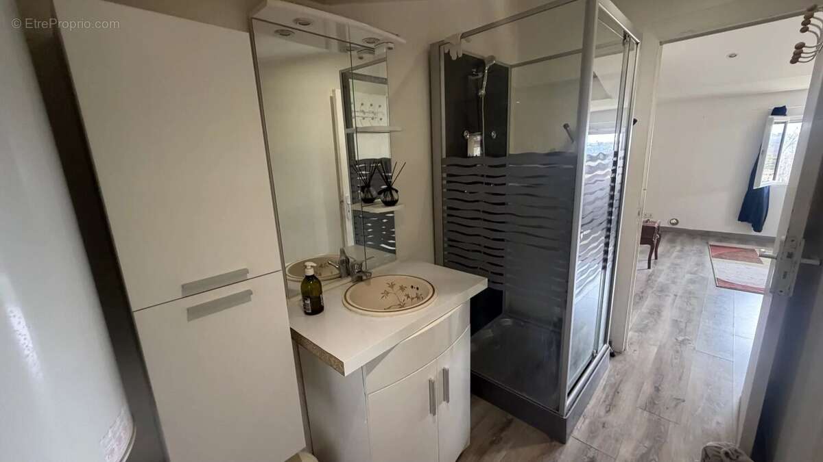 Maison à SAINT-CEZAIRE-SUR-SIAGNE