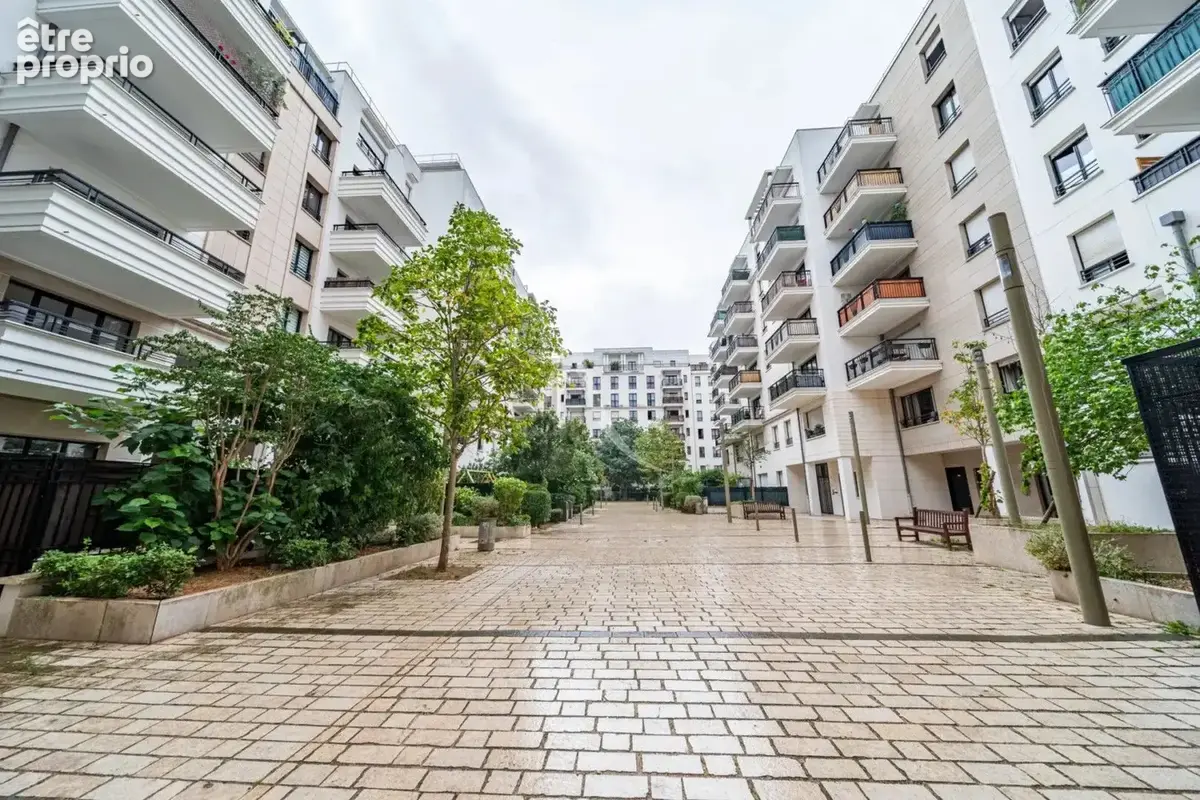 Suresnes - Résidence Sisley - Appartement 3 pièces 69m² - Parking en sus - photo 11