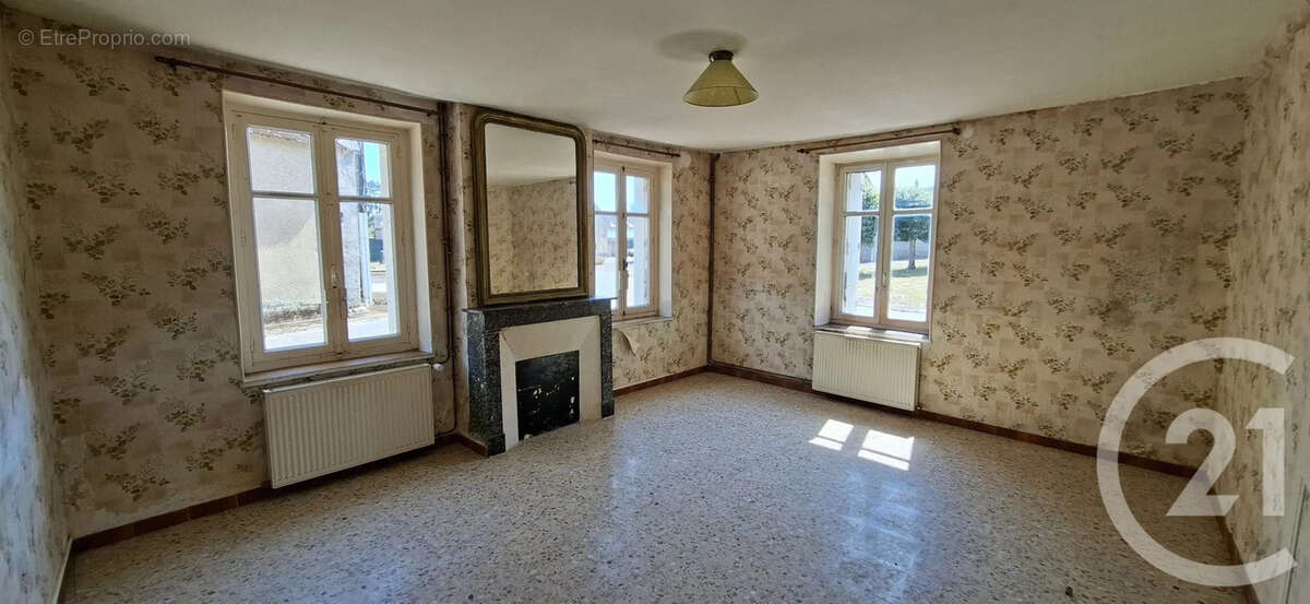Maison 100 m² à Neuvy-En-Dunois  - photo 2