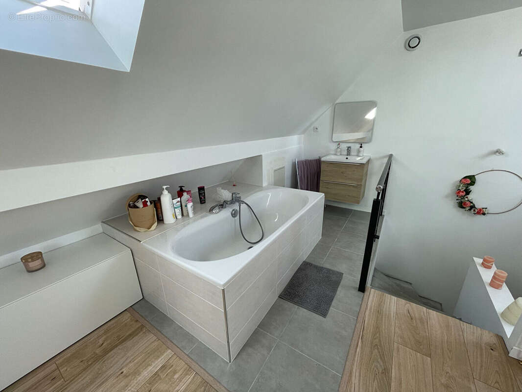 Maison à SARTROUVILLE