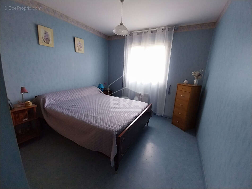 Maison à SAINT-CHRISTOLY-DE-BLAYE