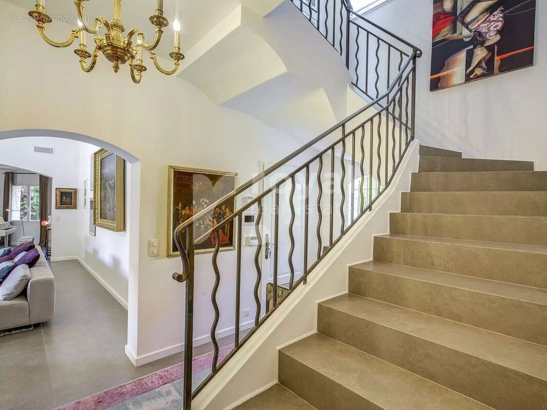 Maison à MOUGINS