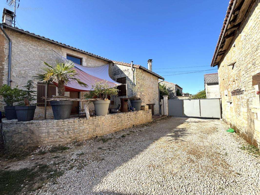 Maison à VENTOUSE