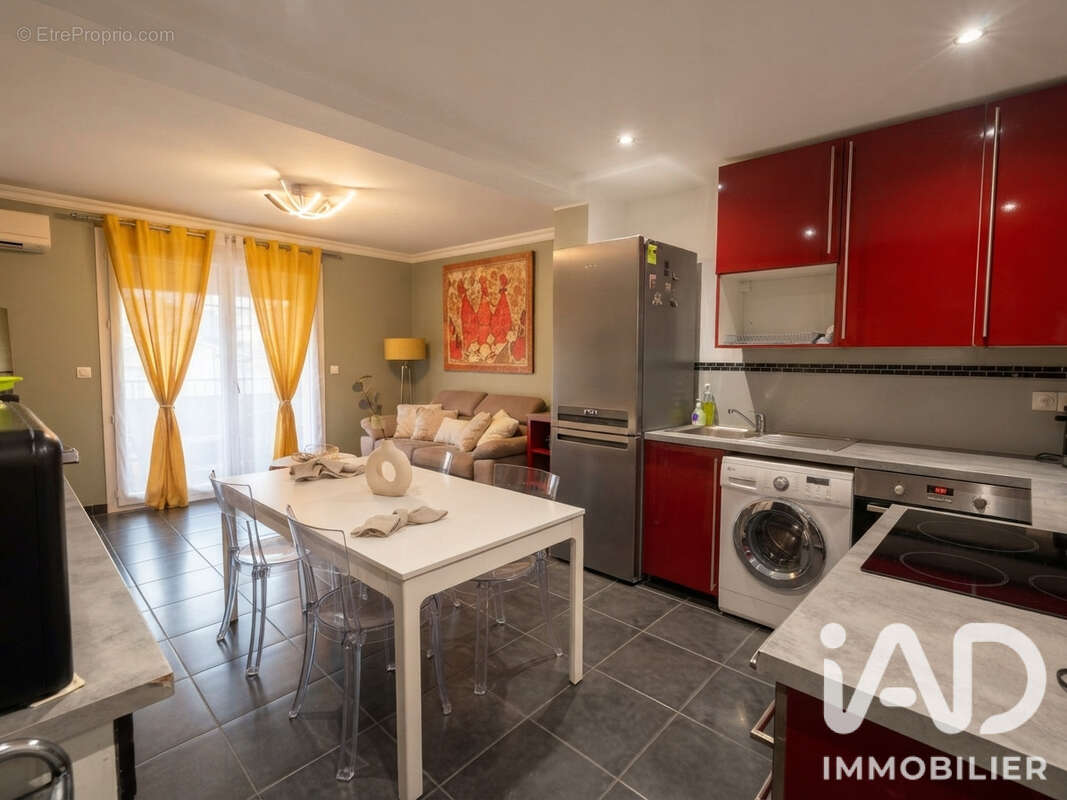 Appartement 62 m² à Antibes  - photo 2