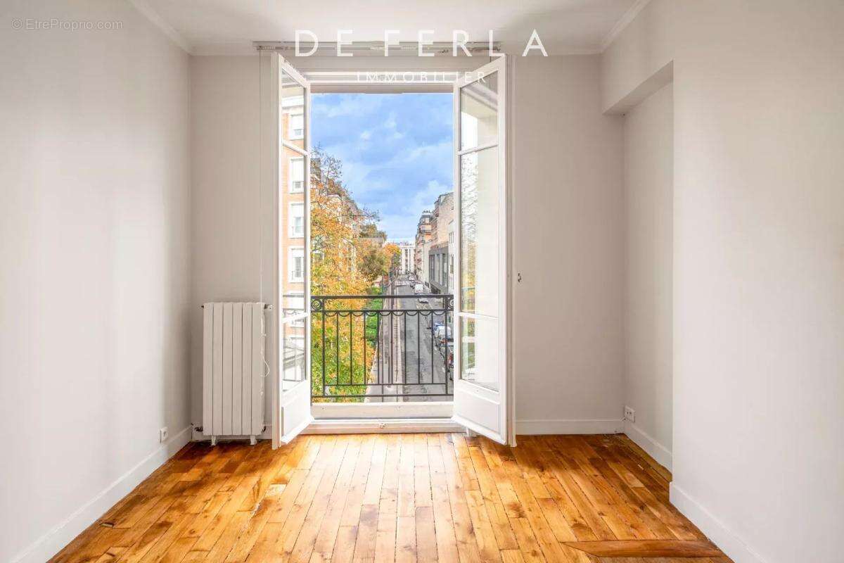 Appartement à PARIS-15E