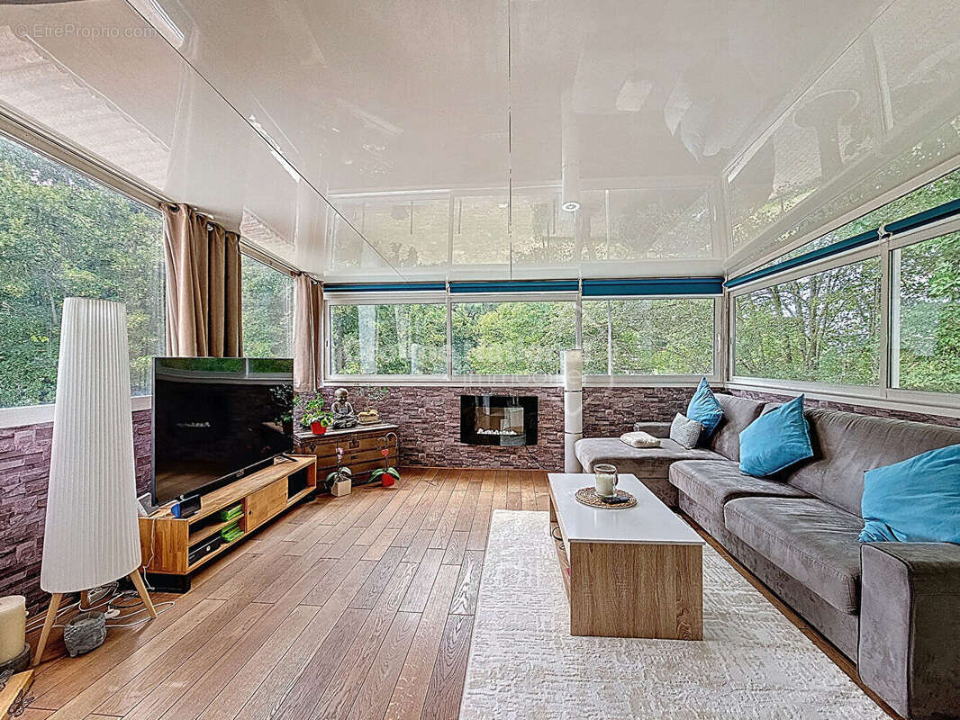 Maison à MONTAUROUX