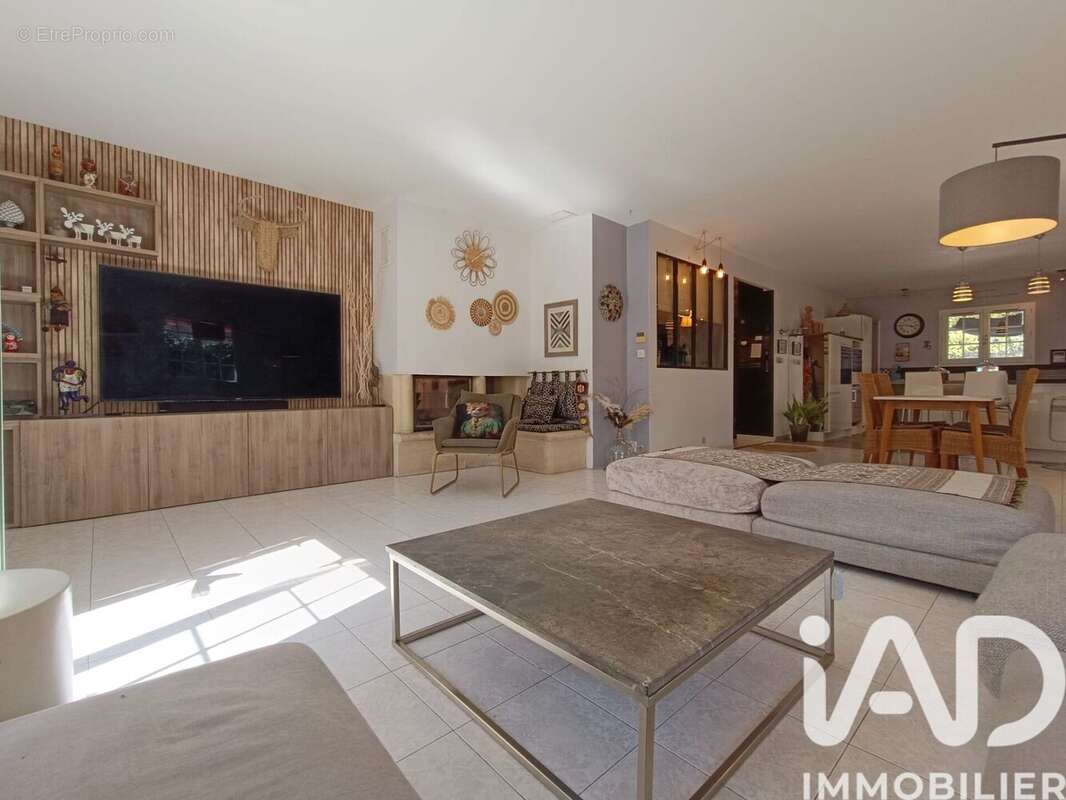 Photo 9 - Maison à UCHAUD