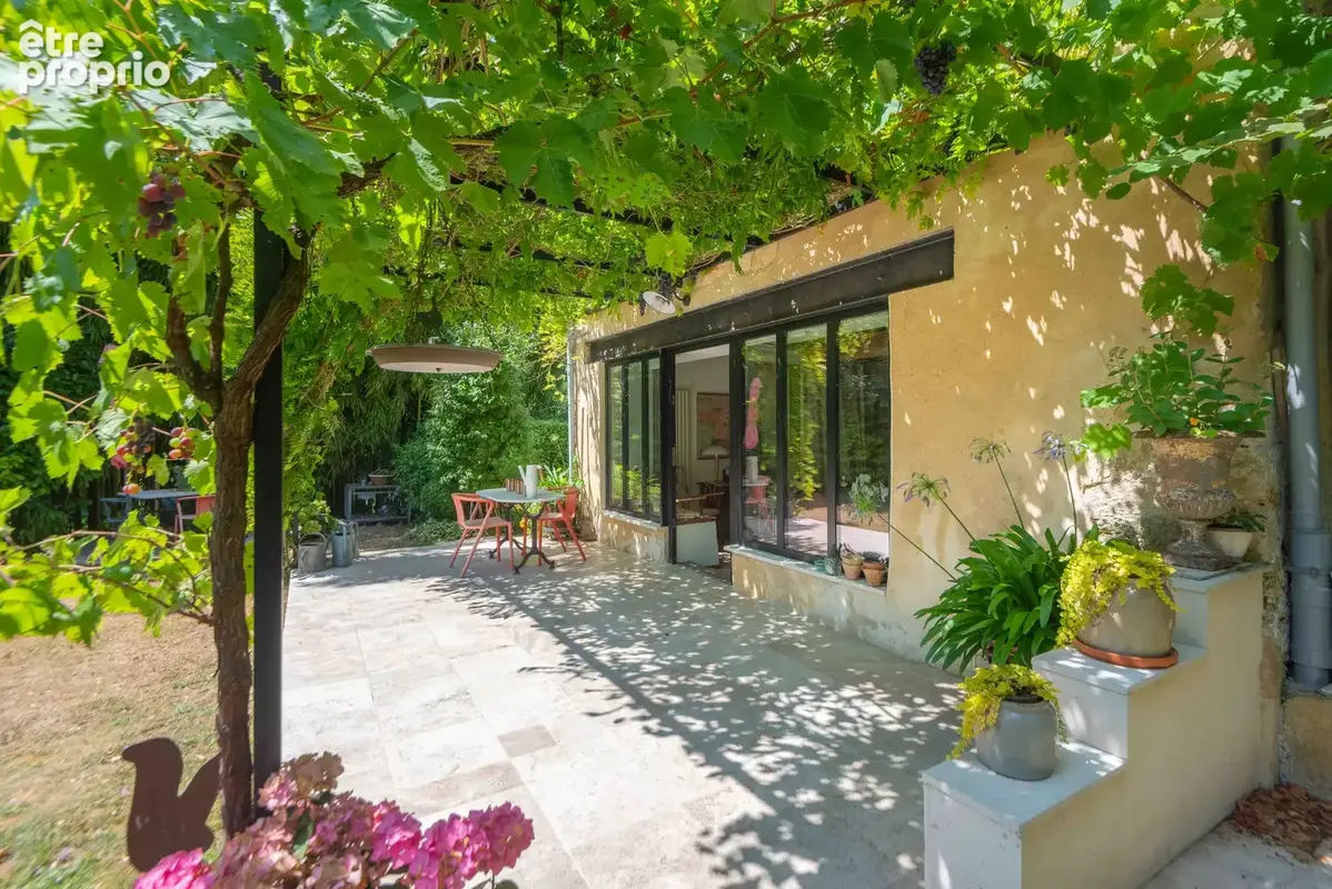 Maison de campagne en pierre   217 m2   propriété de 1,52 ha   piscine & lodge - photo 2