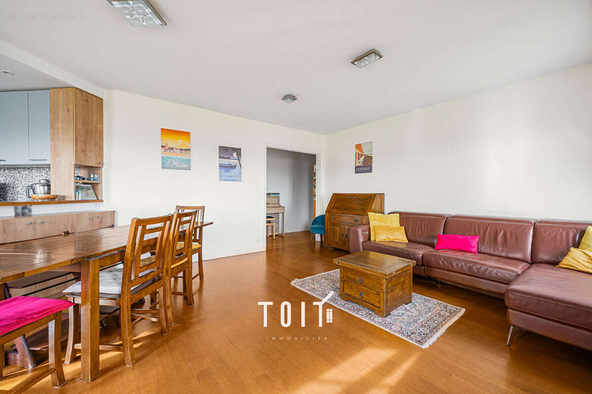Appartement à PARIS-14E