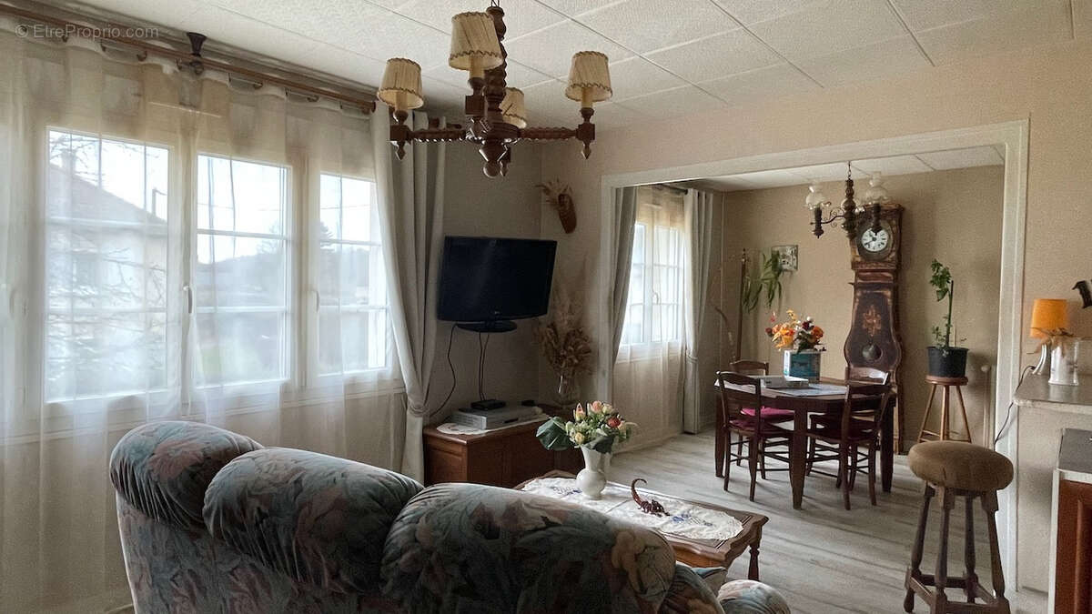 Maison à LA FERRIERE-SUR-RISLE