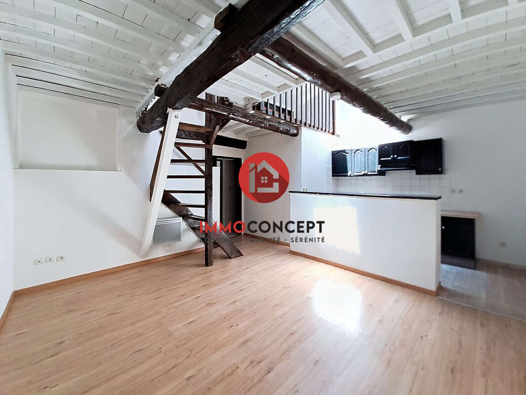 Appartement à ROQUEMAURE