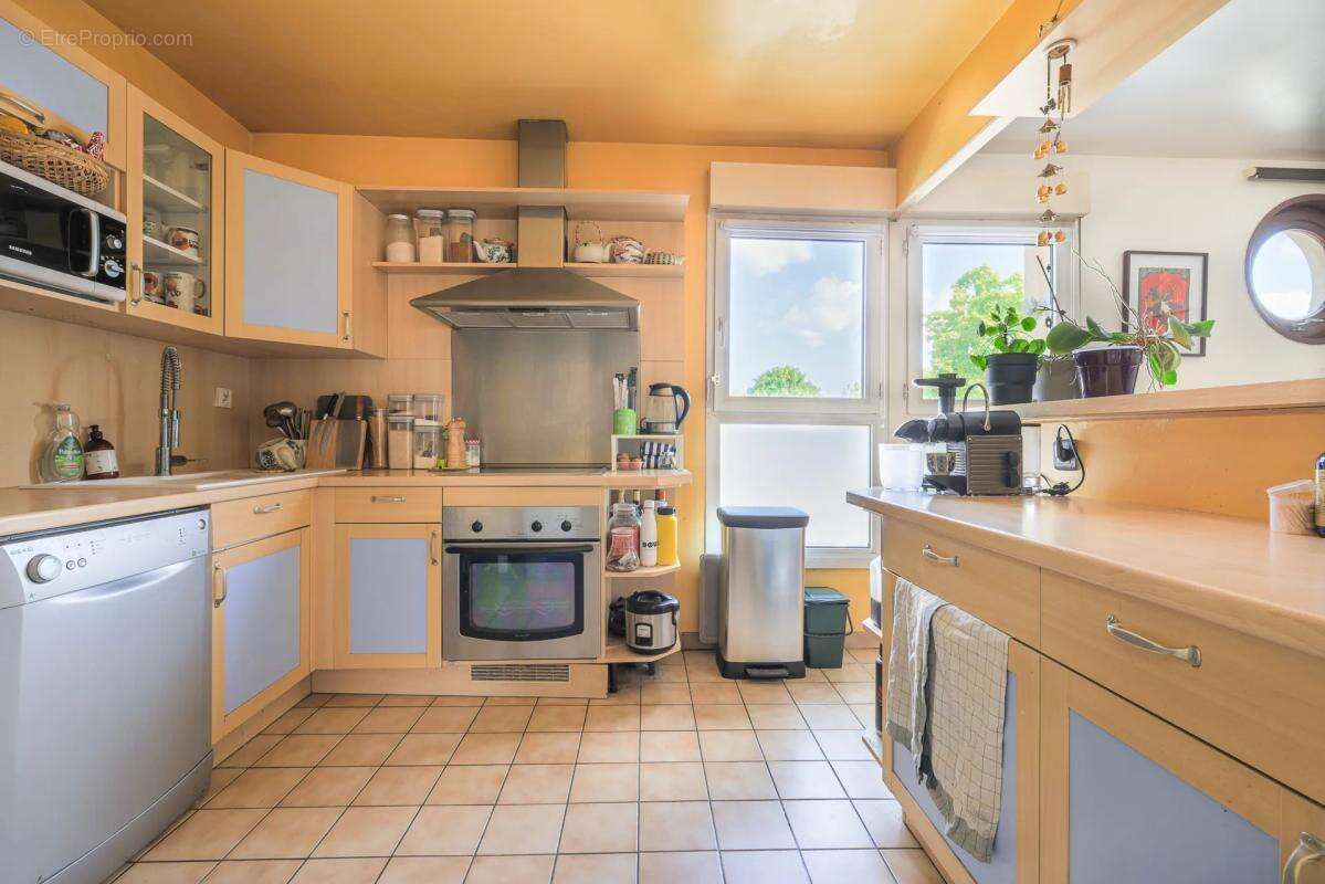 Appartement à SAULX-LES-CHARTREUX